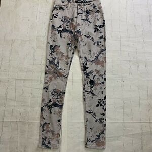 Urban Outfitters BDG High Rise TWIG Ankle Jeans
